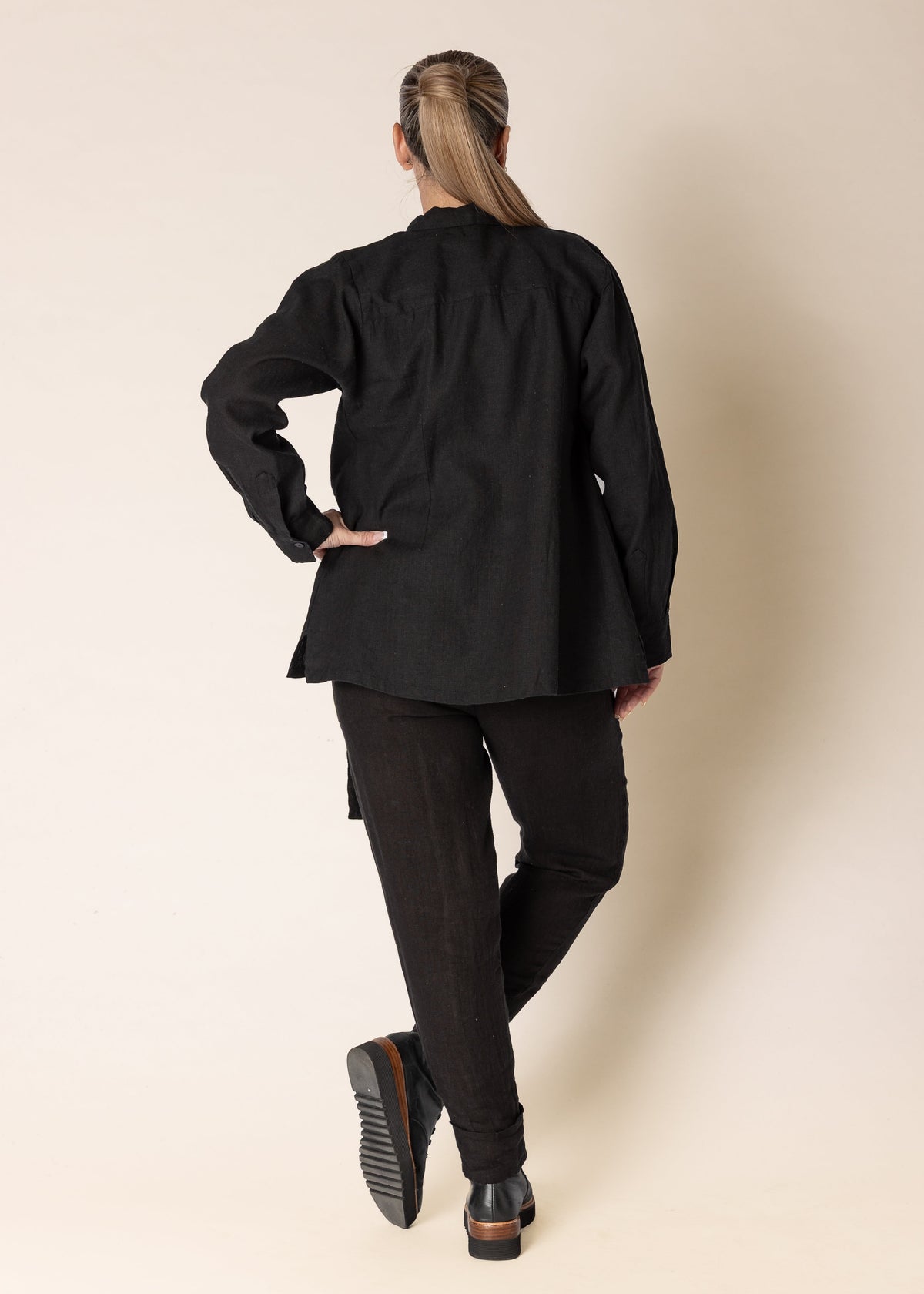 Lilou Linen Top in Onyx