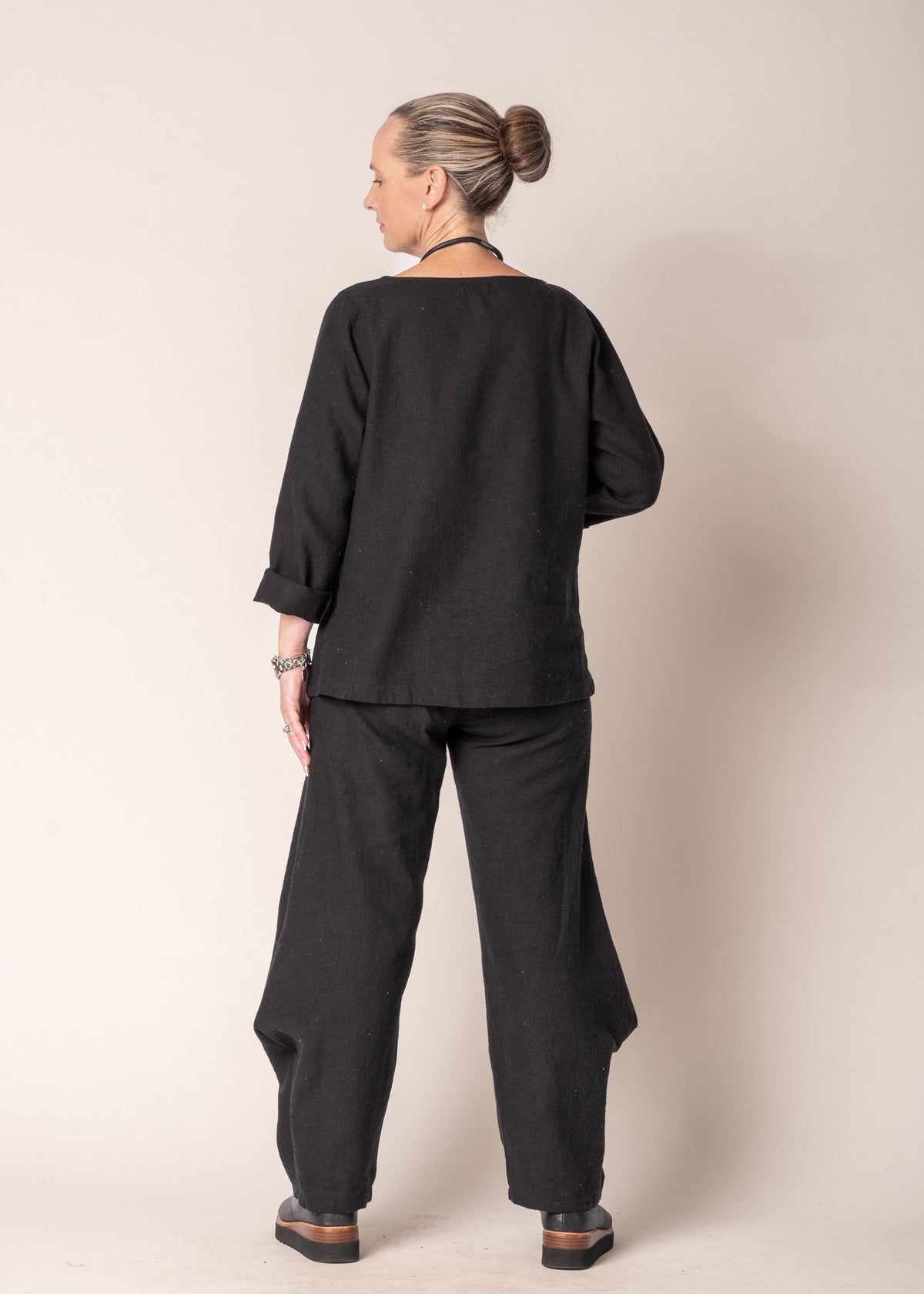 Iliana Linen Top in Onyx