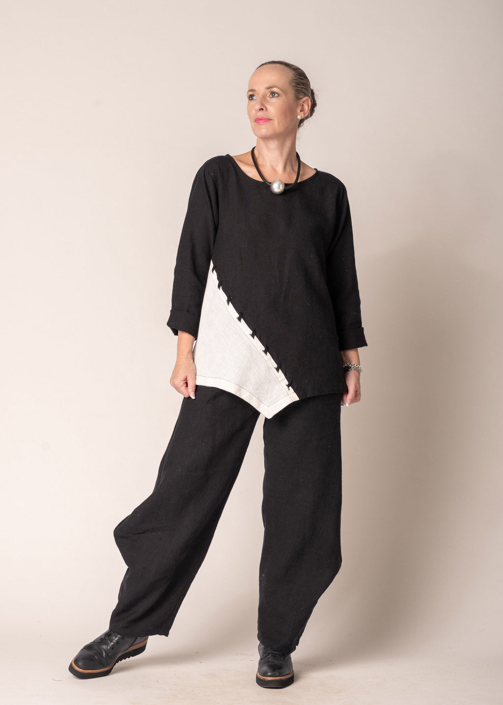 Iliana Linen Top in Onyx