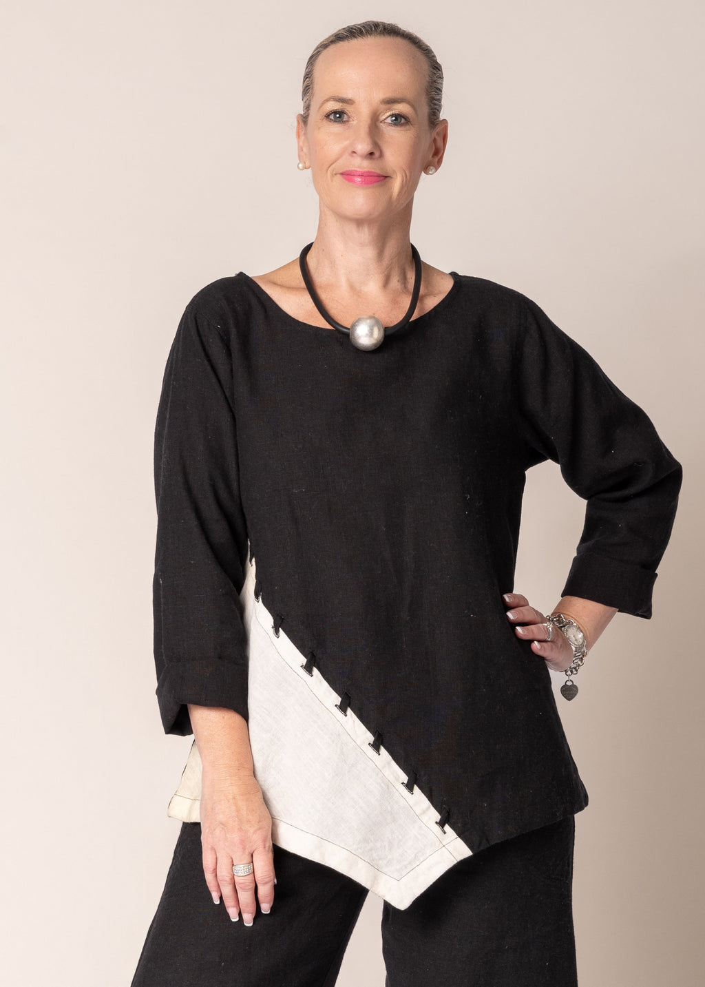 Iliana Linen Top in Onyx