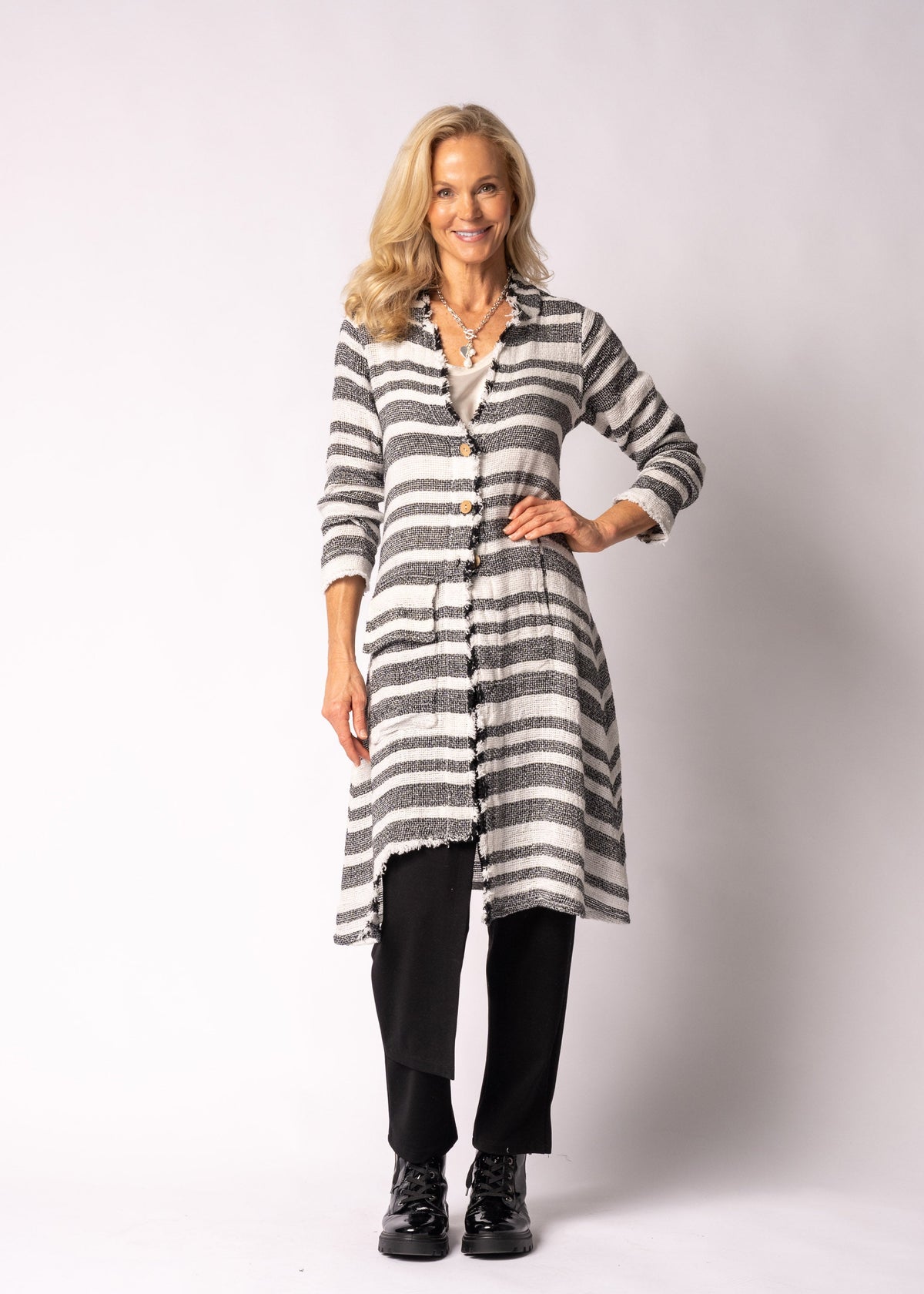 Alta Linen Jacket in Onyx