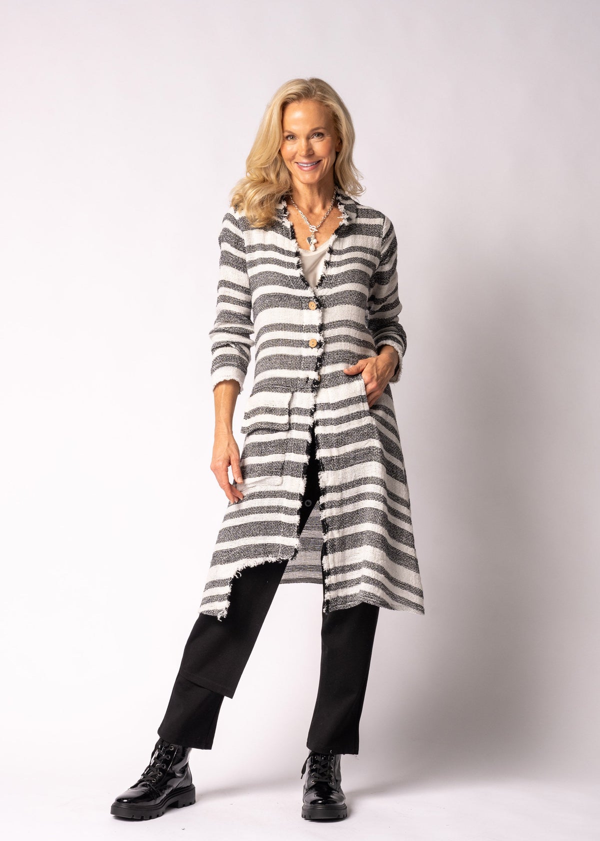 Alta Linen Jacket in Onyx