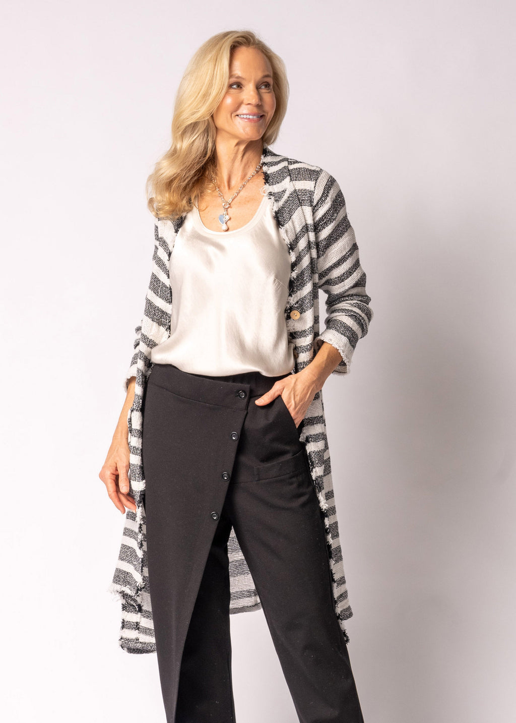 Alta Linen Jacket in Onyx