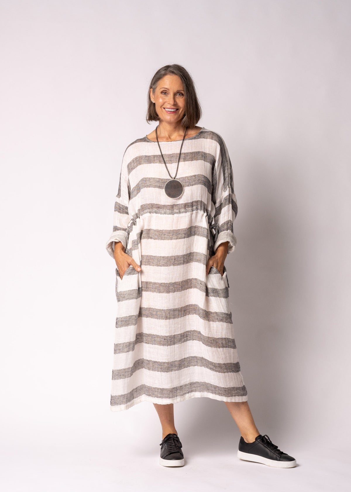 Cheri Linen Blend Dress in Onyx