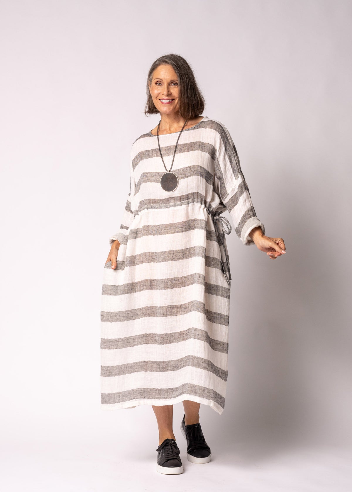 Cheri Linen Blend Dress in Onyx