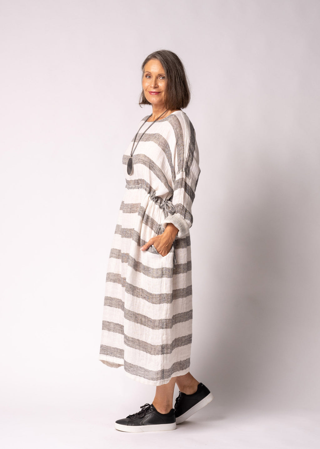 Cheri Linen Blend Dress in Onyx
